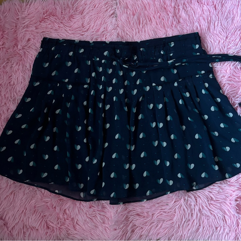 American Eagle Outfitters sz S navy skirt with teal and off white hearts
